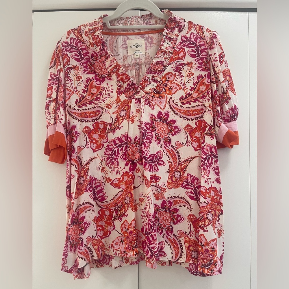 Umgee Floral Paisley Ruffle Neck Blouse / Med